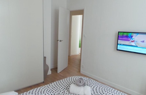 Downtown Apartment | Family-Friendly Stay at 20 rue Gasté, Near Brest Train Station