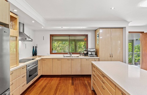 New Brighton House | Beachfront Retreat: 10/10 Guest-Rated, Private Access