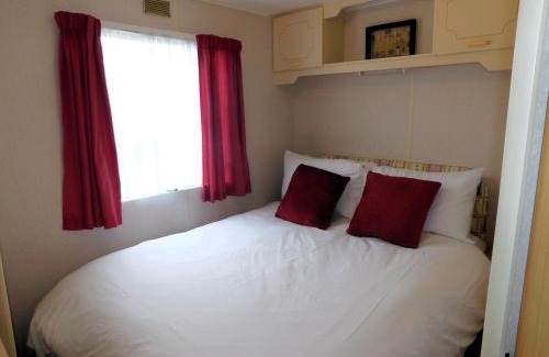 East Runton House | Discover 20 The Gap: Your Ideal Budget-Friendly Getaway