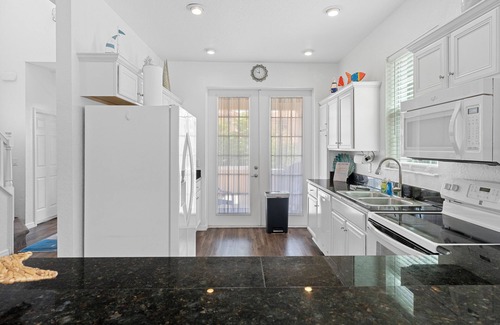 Homosassa Villa | Cozy Waterfront Retreat: BBQ, Scalloping & Family Fun