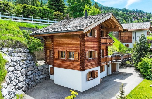 Saint-Pierre-de-Clages Other | Spacious 5-Bedroom Home with Mountain Views for 10 Guests