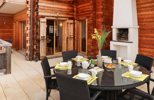 Saint-Pierre-de-Clages Other | Spacious 5-Bedroom Home with Mountain Views for 10 Guests