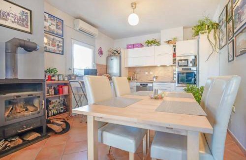 Tulisevica House | Spacious 5-Bedroom House with Pool for 11 Guests