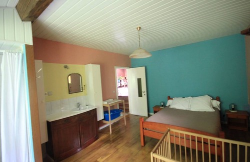 Queyssac House | Spacious 5-Bedroom House with Pool and Spa for 12 Guests