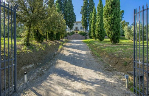 Vinci Villa | Spacious 4-Bedroom Villa for 10 with Pool & Pet-Friendly