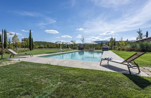 San Gimignano Villa | Spacious 3-Bedroom Villa with Private Pool for 8 Guests