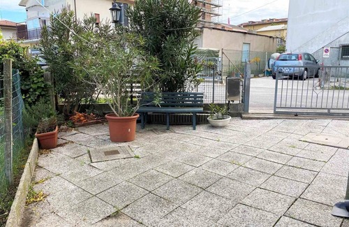 Jesolo House | Ideal Family Retreat Steps from the Ocean with Pool Access