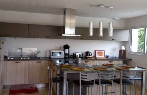 Penmarch House | Cozy Retreat Steps from PORS CARN Beach - Guest Rated 9.8