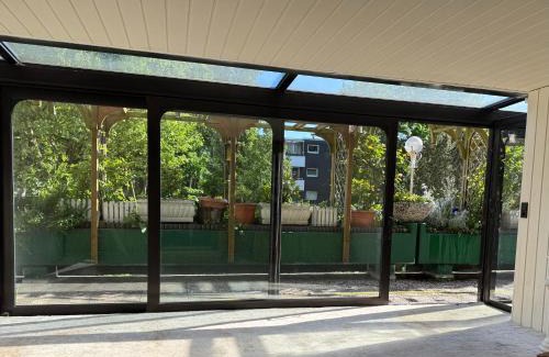 Muhlenberg Apartment | 200 qm Wohnug mit Sonnenterrasse und Wintergarten
