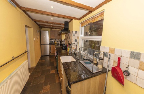 Parkmill Cottage | Historic Cottage Steps from the Beach - Guest Rated 9.8