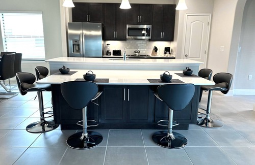 Haines City House | Spacious 6-Bedroom Pool Home in Desirable Resort Community
