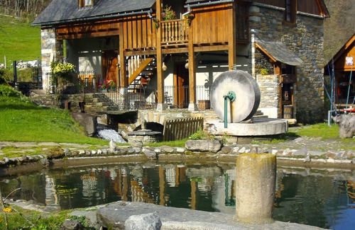 Adervielle-Pouchergues Apartment | Relaxing Getaway in the Beautiful Louron Valley