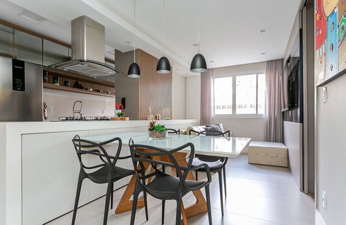 Centro Apartment | Scenic Partial SEA View Near Beiramar Mall with Pool