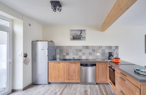 Loctudy Ski Chalet | Cozy House for 10, Steps from Loctudy Beach