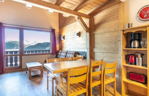 Doucy-Combelouviere Apartment | 200m from resort center, balcony, parking, tv, ski locker, 55m², Valmorel