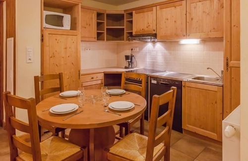 Lanslevillard Apartment | Relaxing Retreat 200m from Resort Center with Pool & Spa