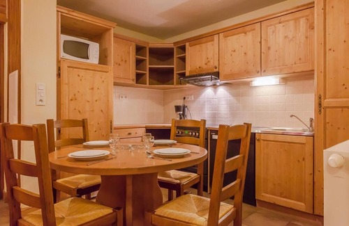 Lanslevillard Apartment | Convenient Hotel with Pool, Spa & Balcony Near Resort Center