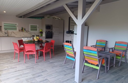 Sainte-Rose Cottage | Beachside Apartment with Pool in Historic Colonial House