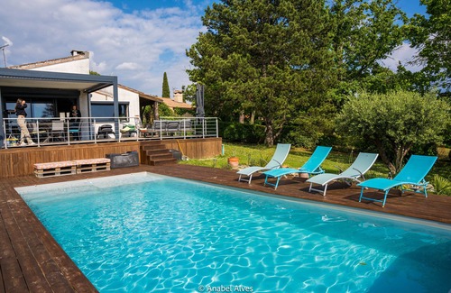Montrabe House | Family Villa with Pool Near Toulouse City Center