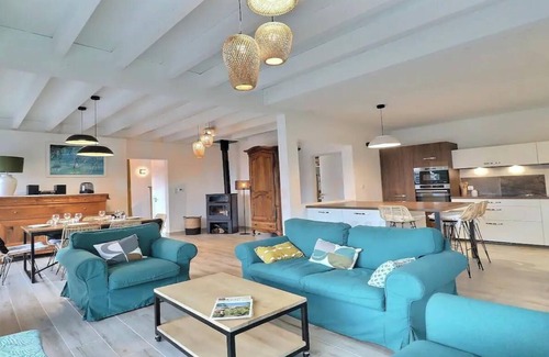 Ventabren Villa | New Wood Villa with Breathtaking Views and Private Pool