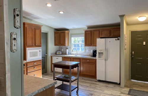 Weeki Wachee Gardens House | Experience the Weeki Wachee River: Pool, Dock & Fun!