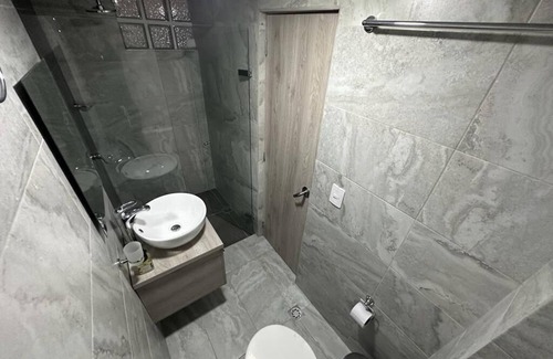 Guayabal Apartment | Modern 201 Céntrico Aparta Estudio with Spa Amenities