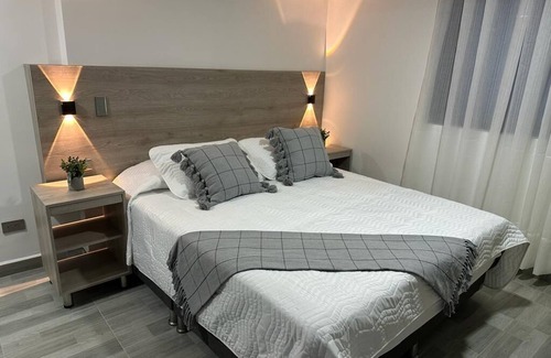 Guayabal Apartment | Modern 201 Céntrico Aparta Estudio with Spa Amenities
