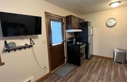 Tomah Apartment | Cozy Retreat on Veterans Street: Perfect for Families