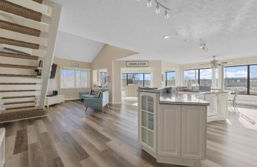 Charlevoix House | Inviting 201 Pointes North Inn: Family-Friendly Retreat