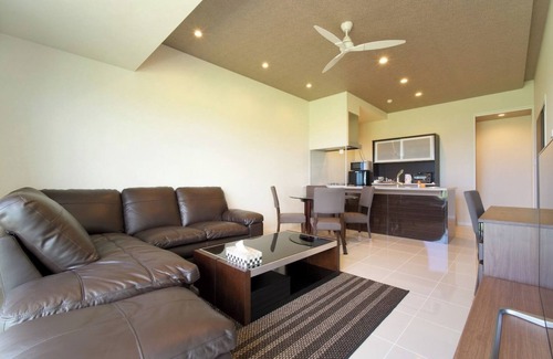 Maeda Apartment | Spacious 3-Bedroom Ocean View Retreat in Kunigami-gun