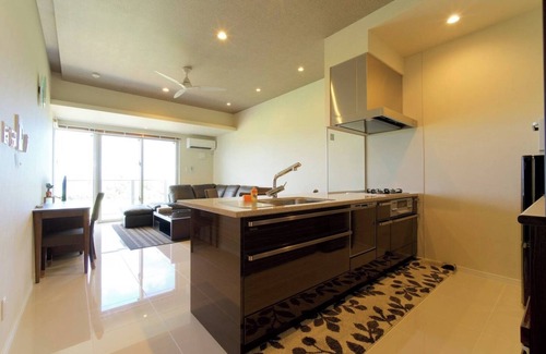Maeda Apartment | Spacious 3-Bedroom Ocean View Retreat in Kunigami-gun