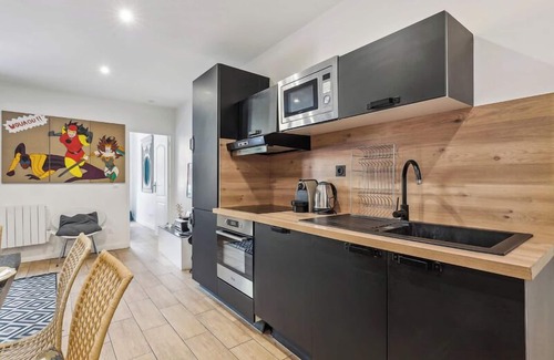 Puteaux Apartment | Discover 201 Suite Anne - Pet-Friendly Haven with Kitchen