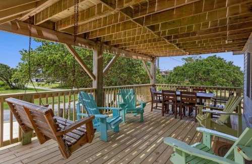 Duck House | Relaxing Retreat Just Ducky: Steps from the Beach