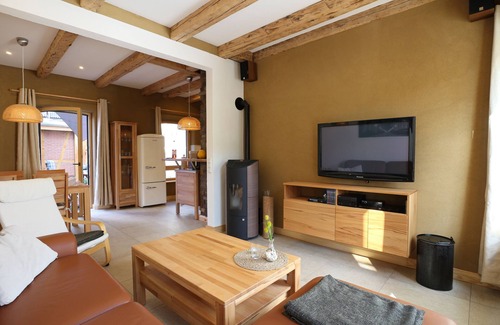 Schutzenplatz House | Eco-Renovated Cottage with Yard and Breakfast Included