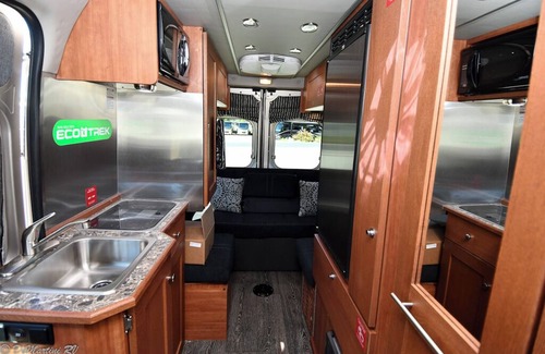 Fargo House | Effortless Travel Awaits at 2018 RoadTrek Simplicity SRT