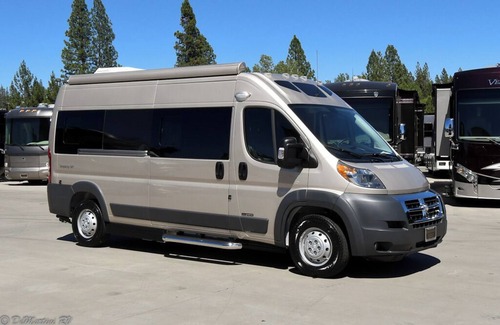 Fargo House | Effortless Travel Awaits at 2018 RoadTrek Simplicity SRT