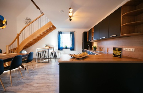 Hunzingen House | New Holiday House Hünzingen: Ocean View & Spa Retreat