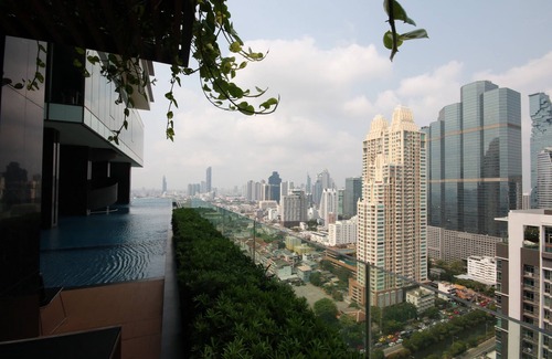Sathorn Condo | New BTS&BRT Sathorn/Silom Hotel with Pool and Spa Access