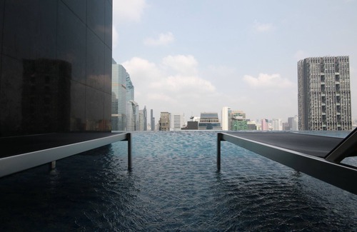 Sathorn Condo | New BTS&BRT Sathorn/Silom Hotel with Pool and Spa Access