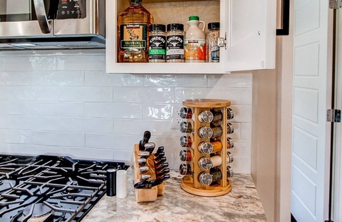 Lafayette House | Modern Farmhouse Stay with Pool & Spa – Rated 10/10!