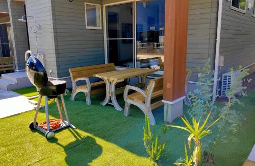 Ichinomiya Apartment | Newly Built Hotel with Jacuzzi, Steps from the Beach