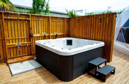 Ichinomiya Apartment | Newly Built Hotel with Jacuzzi, Steps from the Beach