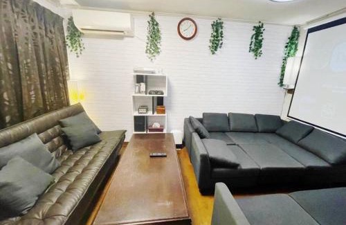 Maihama House | Cozy Family Retreat near Tokyo Disneyland - 5 Min Drive