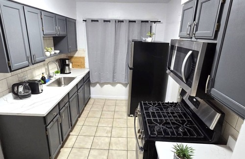 Cleveland Apartment | 2024 Remodeled UP Unit 3bedroom in West CLE