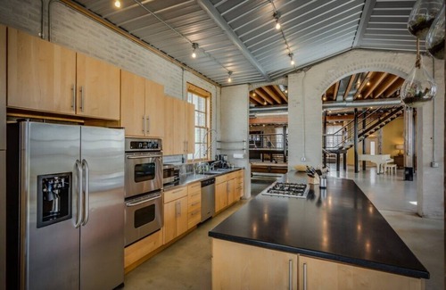 Three Oaks House | Inviting Colossal Loft in Three Oaks - Pool & Breakfast Included