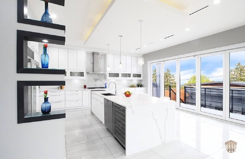 Burnaby House | 2025 Family Friendly 4 Bed Rooms house The Chateau - ST No. 00177094