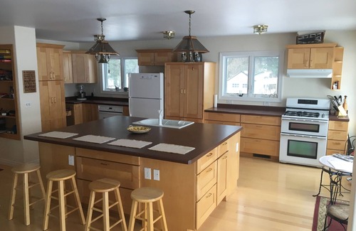 Coloma House | Book Your Family Getaway: Pool & Spa Available Aug 19-27