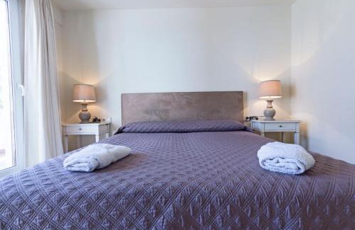 Golden Mile Apartment | Beachfront Bliss at 2026 Las Canas - Rated 8.9/10!