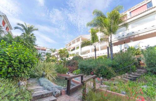 Golden Mile Apartment | Beachfront Bliss at 2026 Las Canas - Rated 8.9/10!
