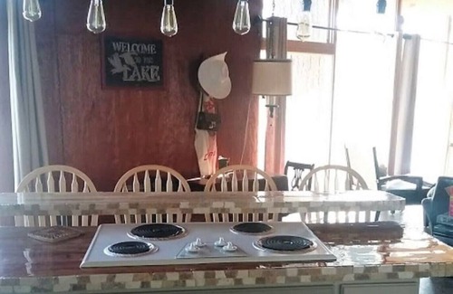 Worley Cabin | Prime Location with Ocean View - Book Your Getaway Now!